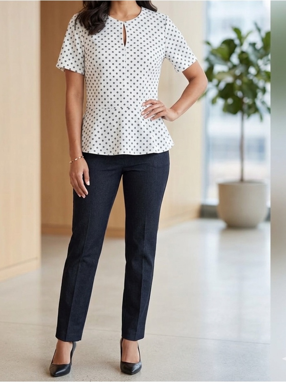 BANANA REPUBLIC White & Black Geometric Medallion Print Peplum Blouse Top🤩